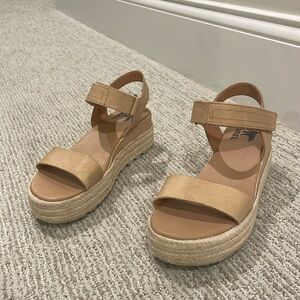 sorel sandals size women 7